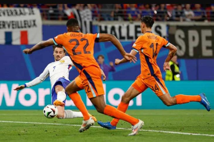 "مباراة مفتوحة وتعادل سلبي".. كيف علّقت صحف فرنسا على التعادل مع هولندا في اليورو؟